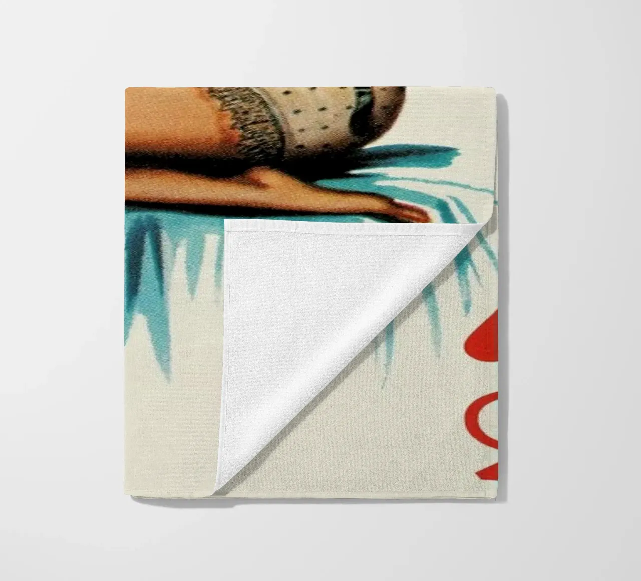 Just three buttons to go Strandtuch von Hemingway Design