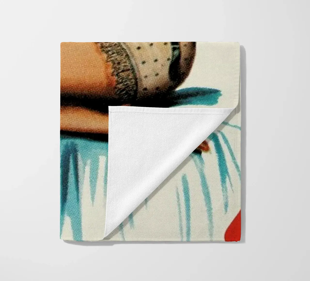Just three buttons to go Strandtuch von Hemingway Design