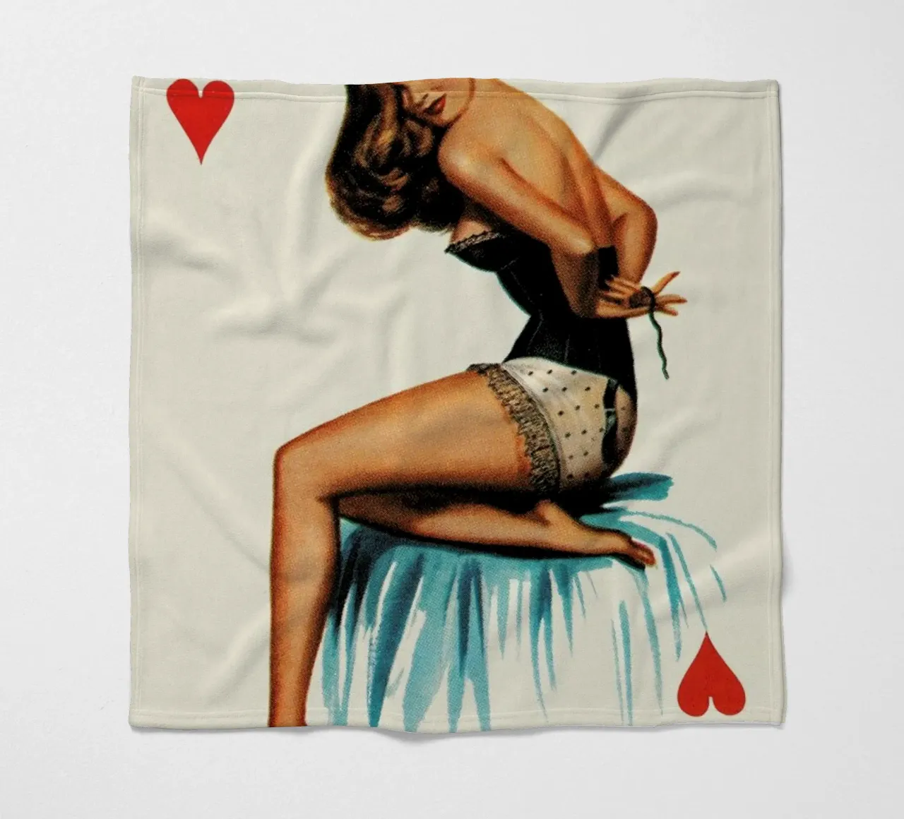 Just three buttons to go coperta in pile da Hemingway Design