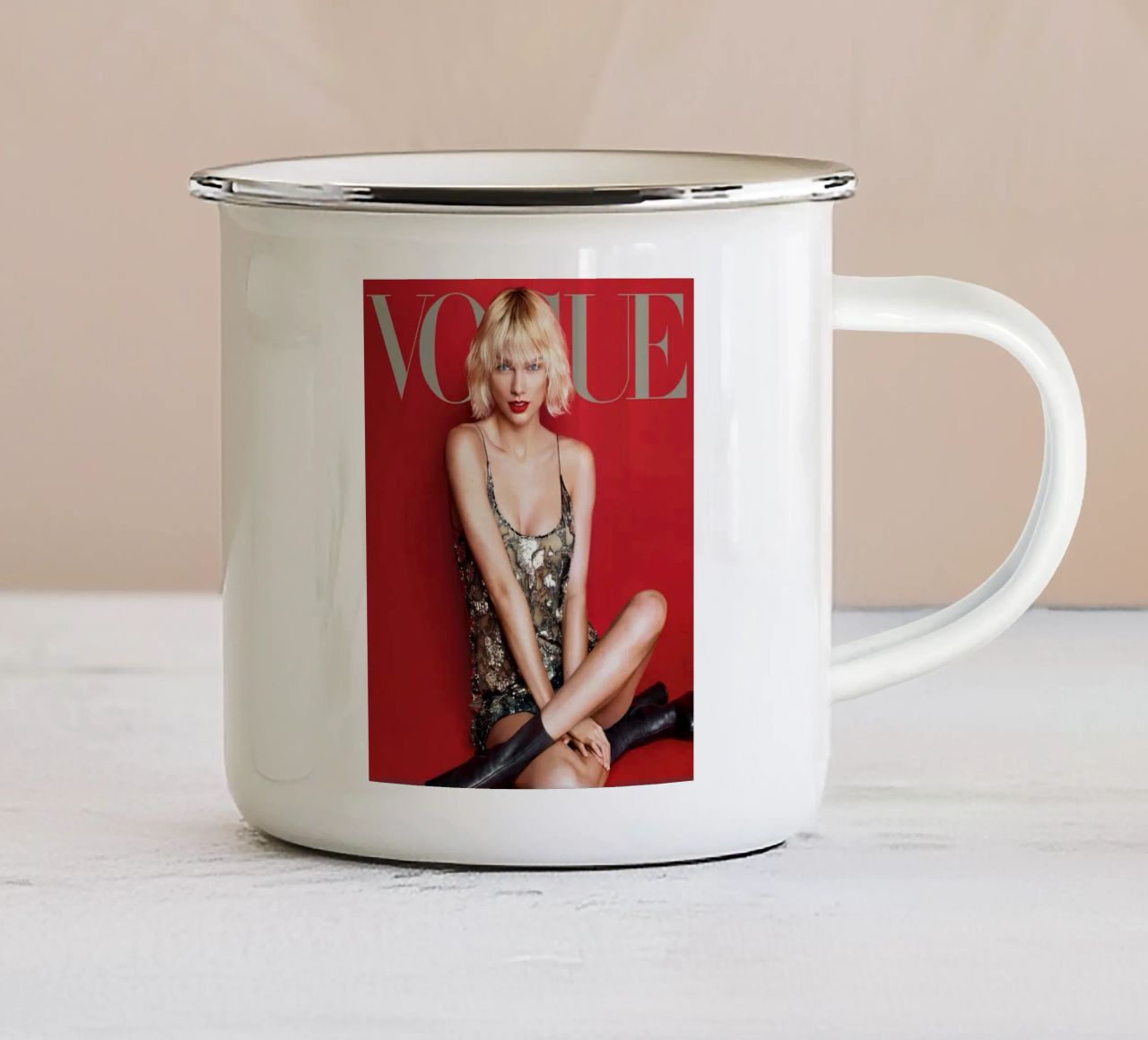 Vogue Swift rosso tazza in smalto da AARON