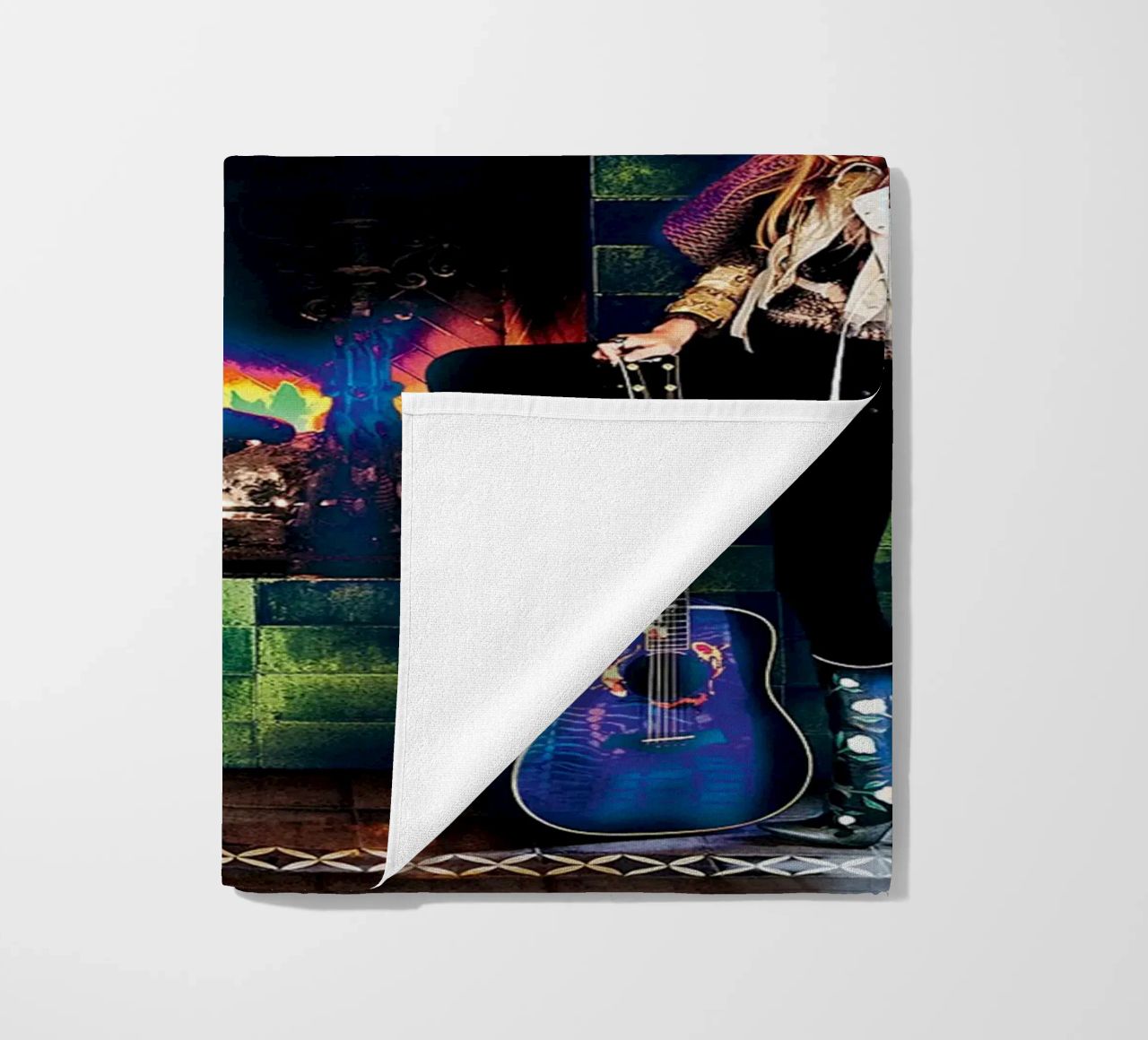 Ragazza chitarra Vogue Swift telo mare da AARON