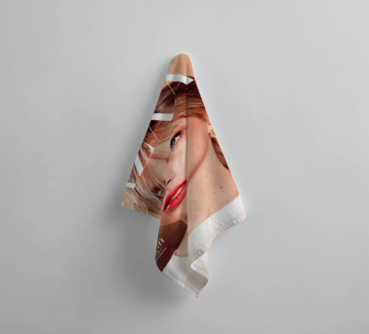 The Bazaar Swift towel by AARON
