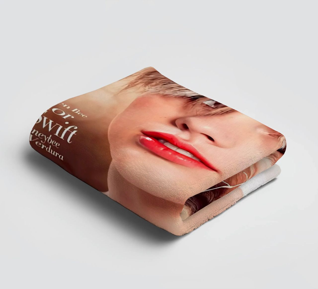 The Bazaar Swift towel by AARON