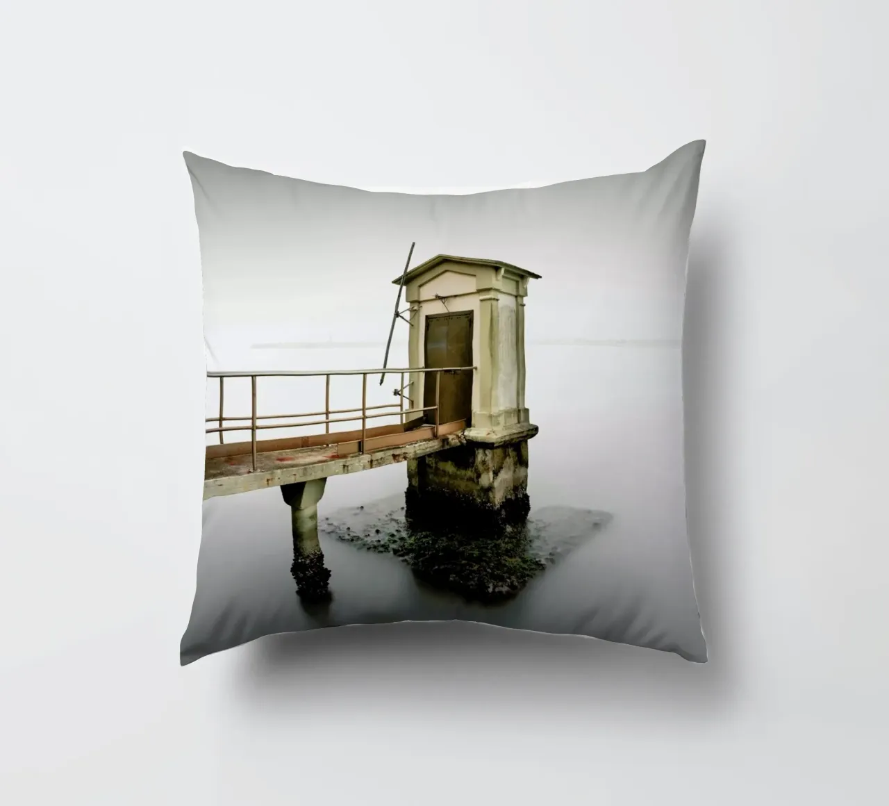Flooded Tomb cuscino da Håggard Photography | Ronny Behnert