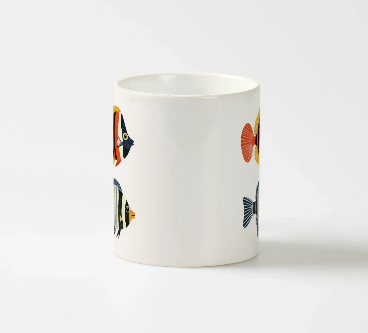 Due pesci a strisce tazza in ceramica da Curious Canvas