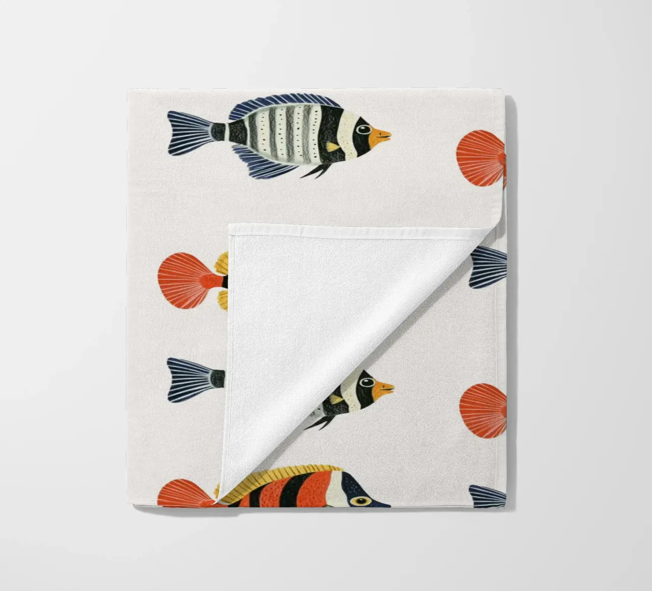 Due pesci a strisce telo mare da Curious Canvas