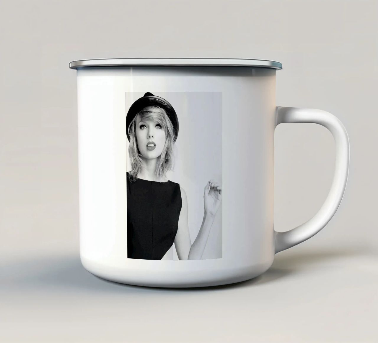 In Bw Swift tazza in smalto da AARON