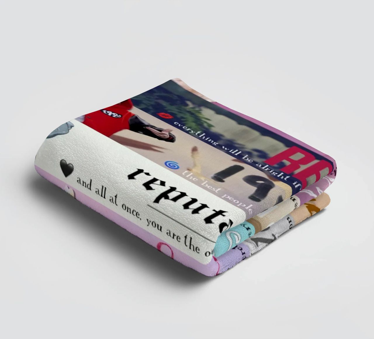 Das Collage Album Swift Handtuch von AARON