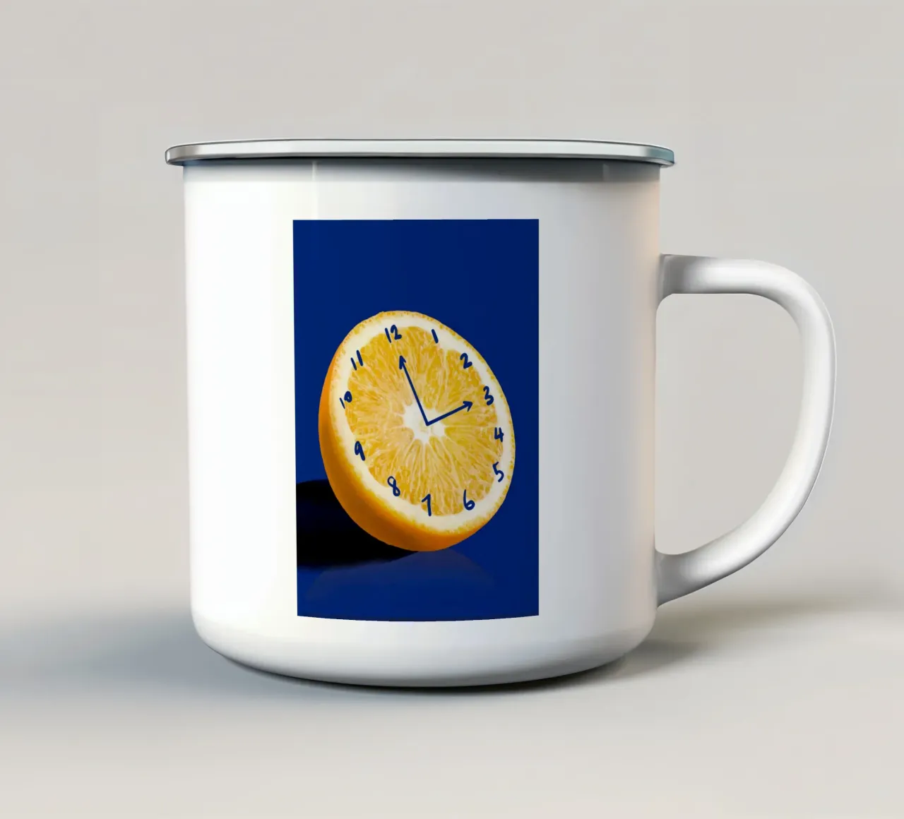 Orologio arancione tazza in smalto da Little Dean