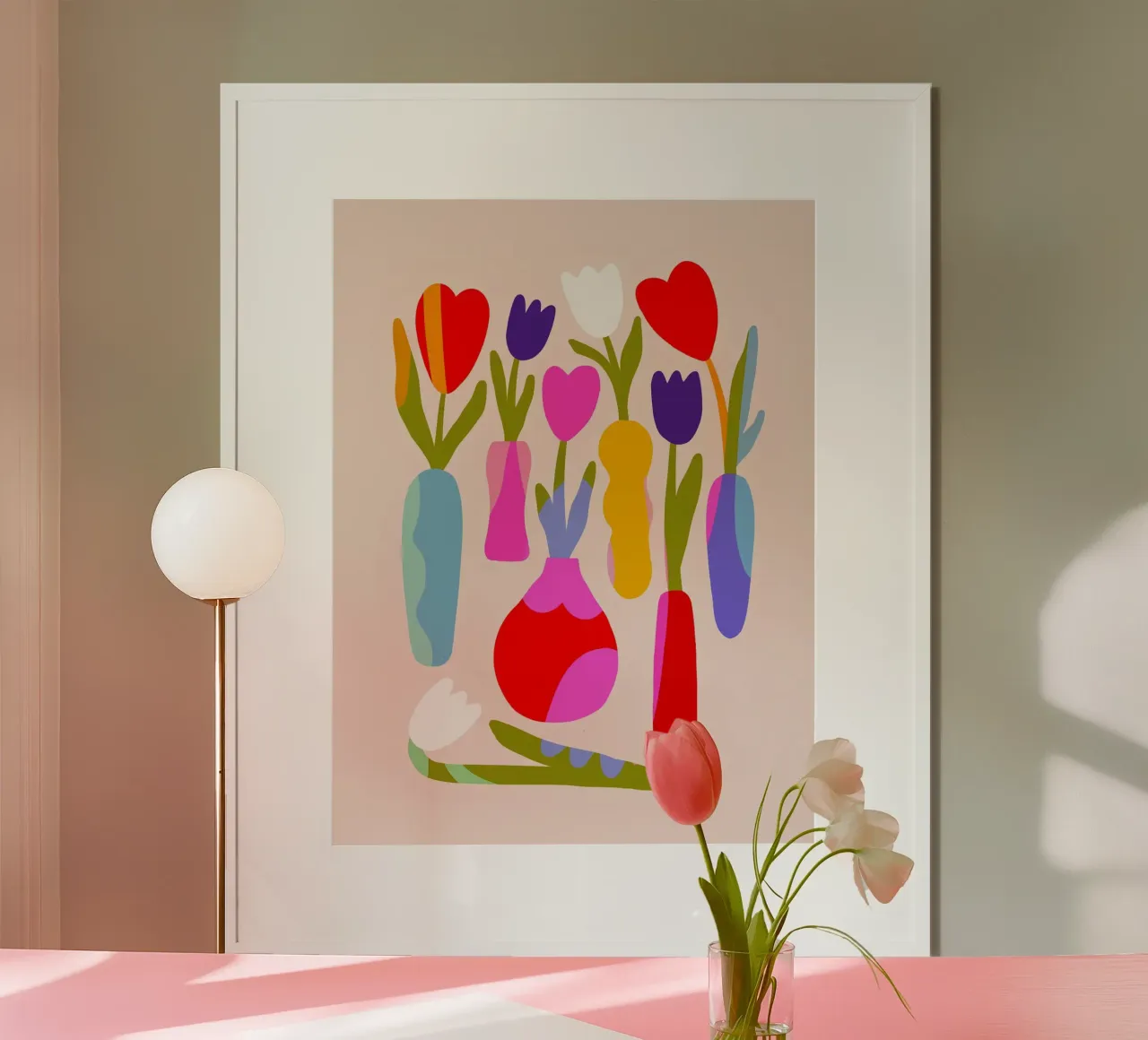 Tulipani retrò in vaso - Collage artistico floreale colorato poster con telaio in alluminio da Dominique Vari