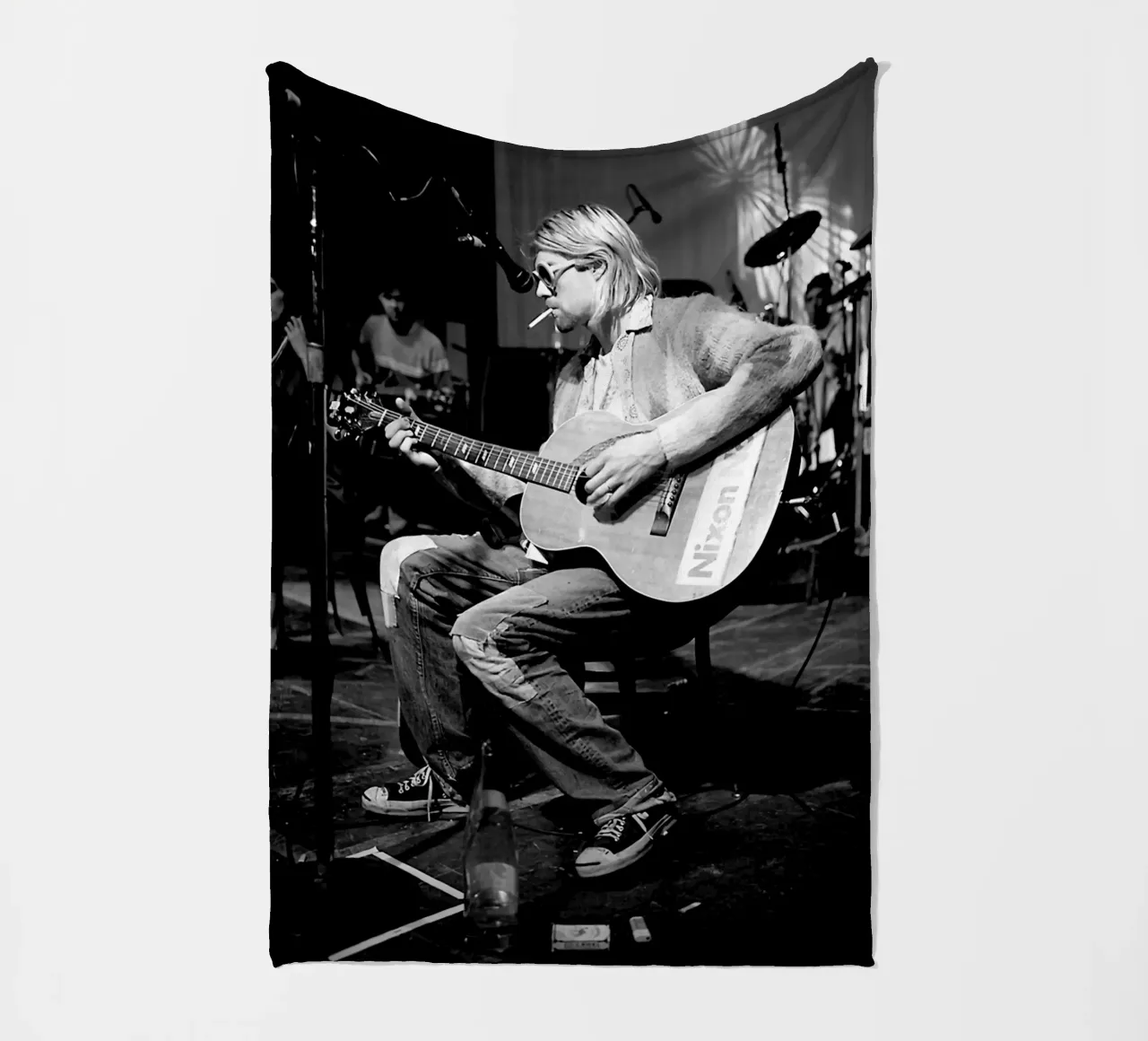 Chitarra acustica Kurt coperta in pile da HUMMERSONIC
