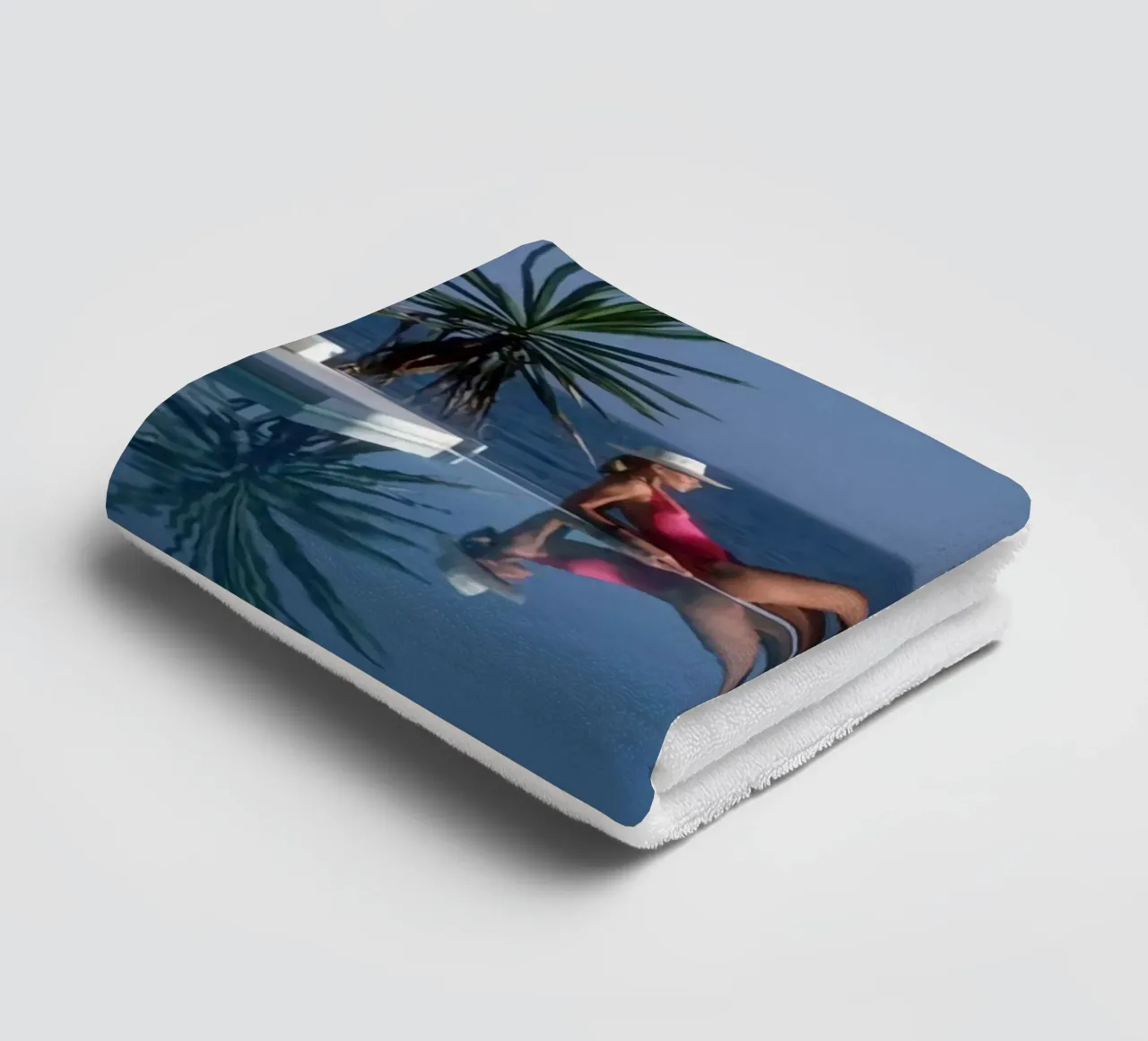 Slim Aarons - Bikini am Pool und zwei schwarze Hunde Handtuch von The Poster UK