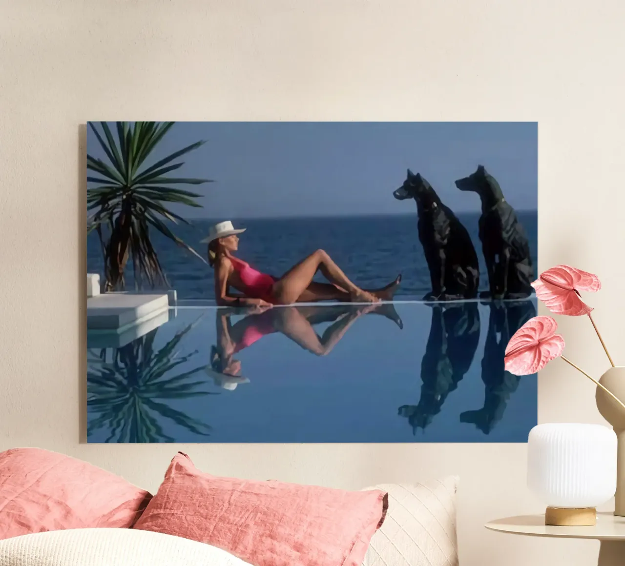Slim Aarons - Bikini au bord de la piscine et deux chiens noirs plexiglas de The Poster UK