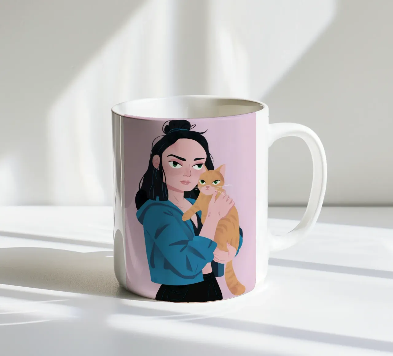 Tenero abbraccio felino tazza in ceramica da Aether Brush