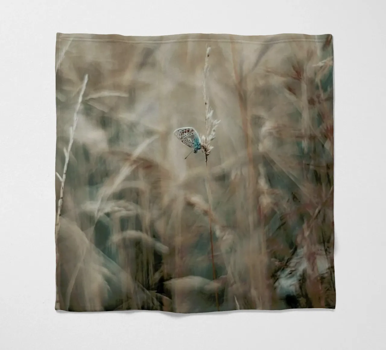 Delicate Wings coperta in pile da Flora & Fauna