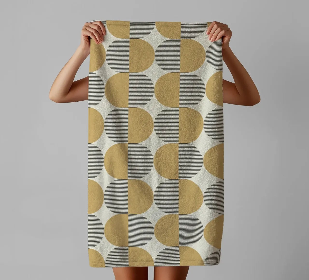 Half-circle Stripes Pattern - Gold towel by MoonlightPrint