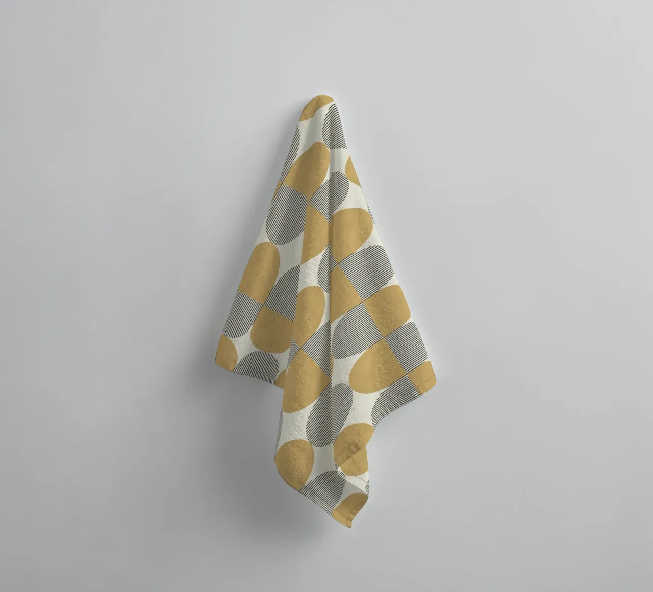 Half-circle Stripes Pattern - Gold towel by MoonlightPrint