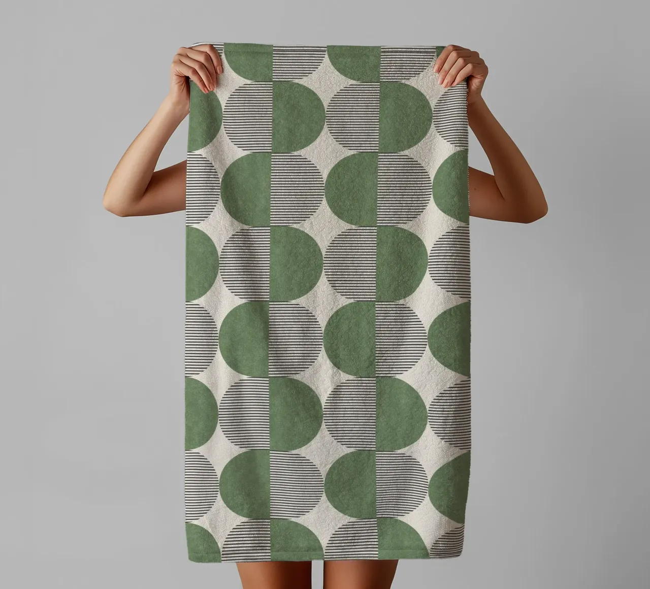 Half-circle Stripes Pattern - Green towel by MoonlightPrint
