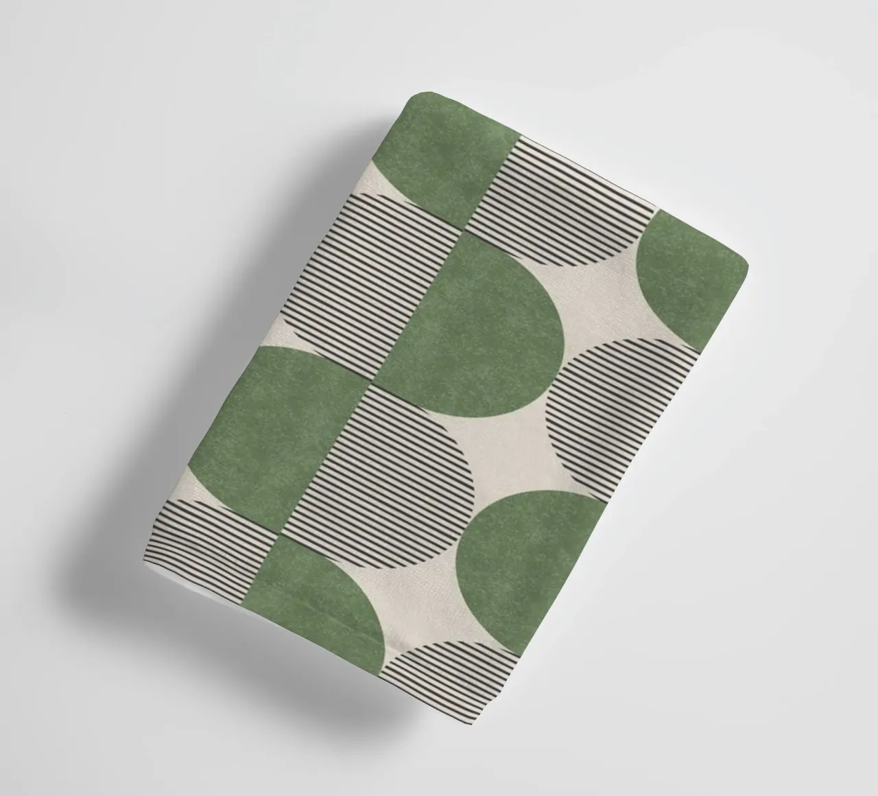 Half-circle Stripes Pattern - Green towel by MoonlightPrint