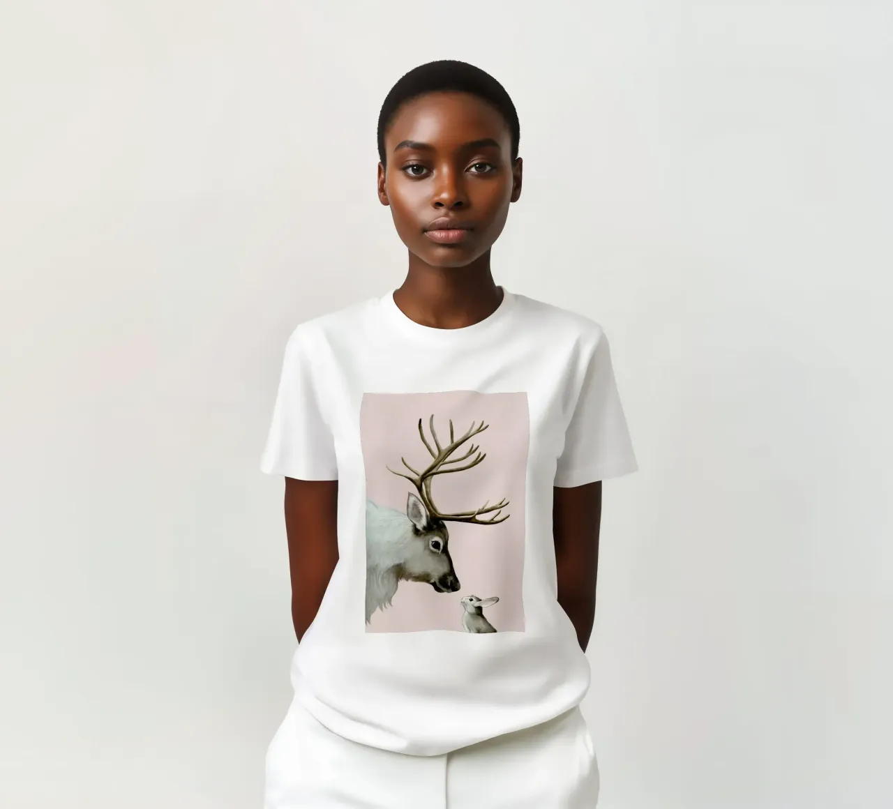 Reindeer And Rabbit t-shirt da Laura Graves