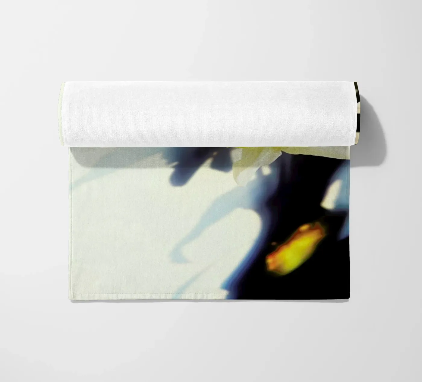 Daffodil beach towel by Angelo Cerantola
