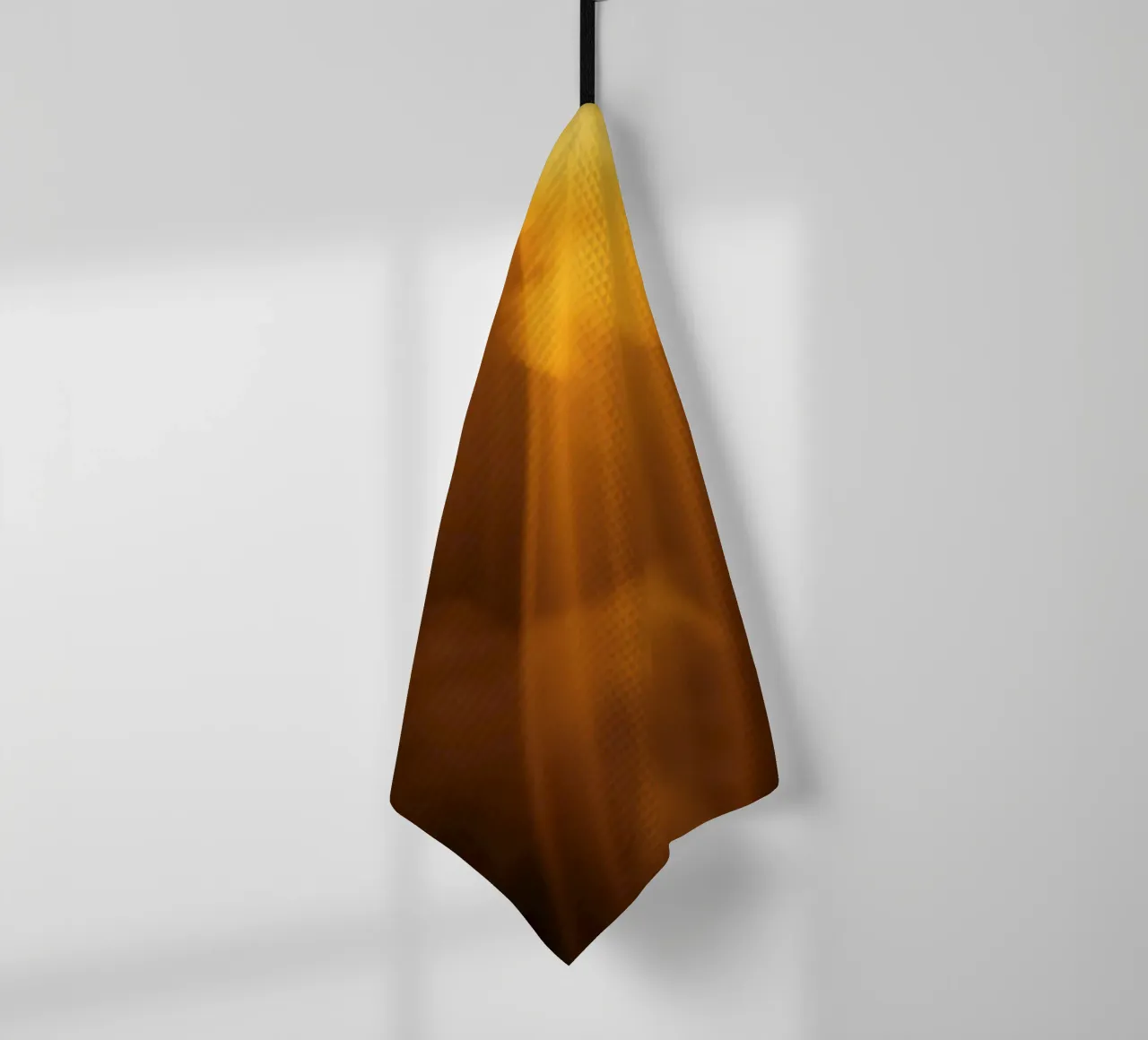 Rayons de lumière abstraits et chauds filtrant à travers un espace sombre torchon de DesignDoodle