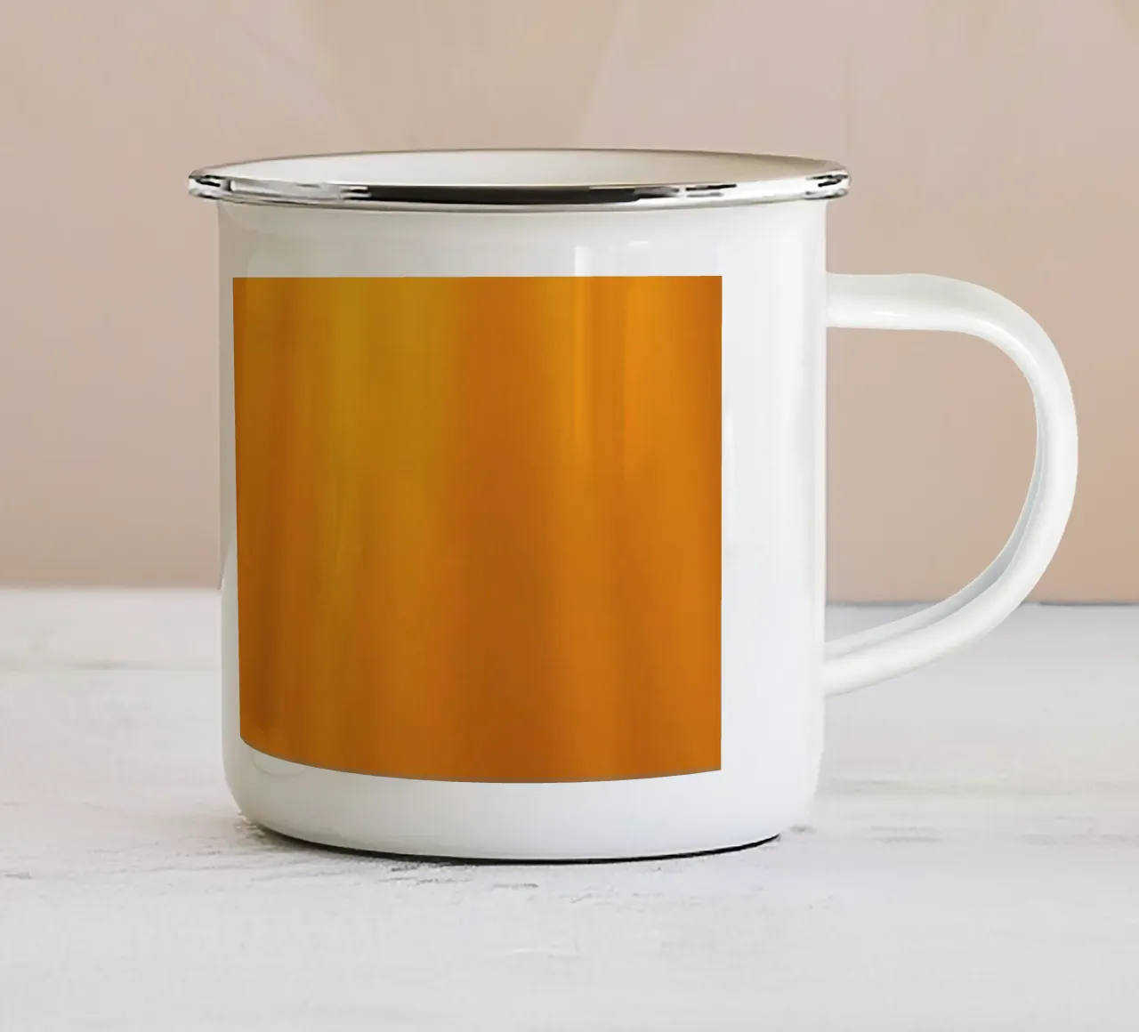 I raggi d'oro brillano attraverso le nuvole sottili tazza in smalto da DesignDoodle