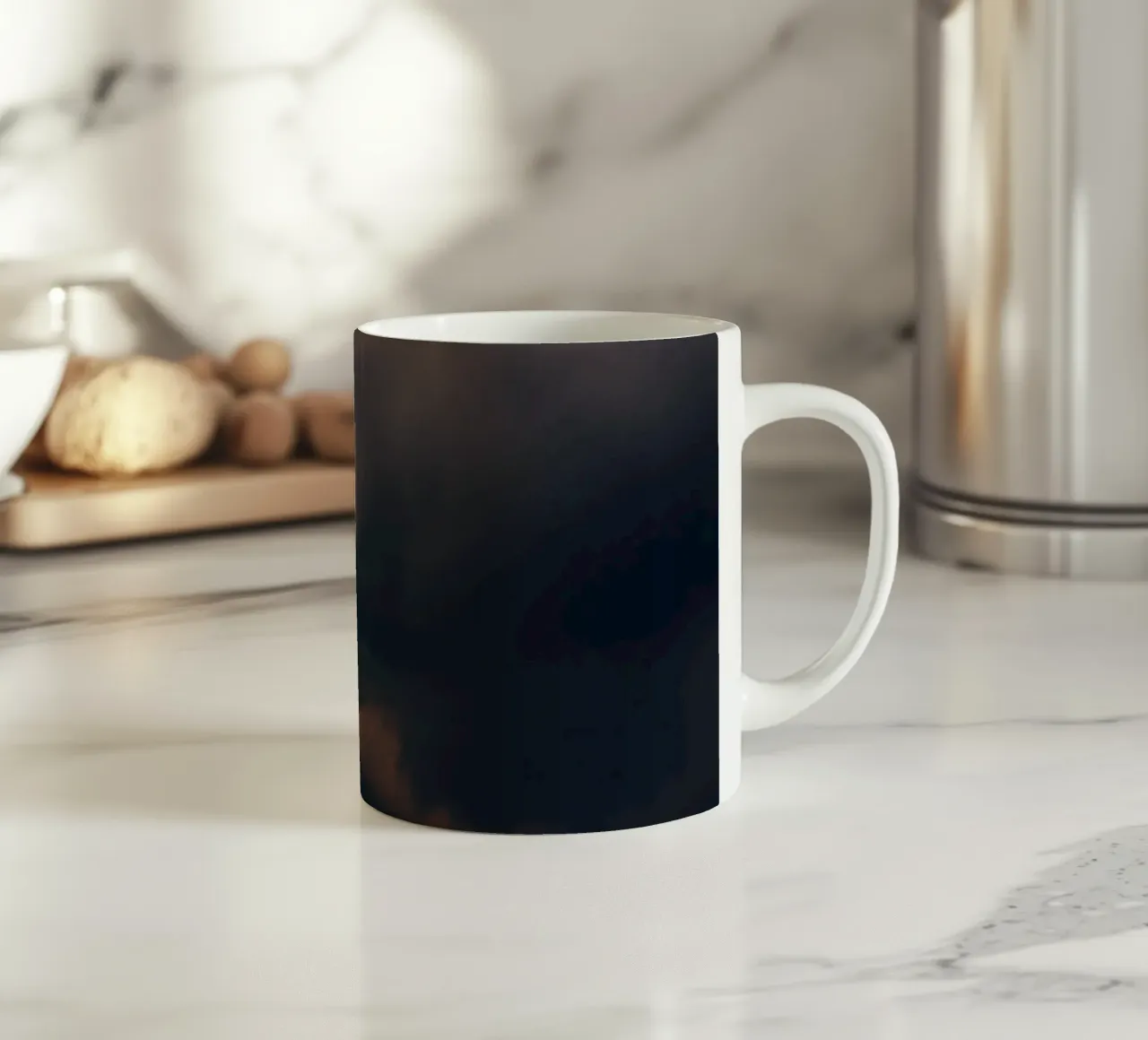 Drammatico cielo tempestoso sullo skyline della città tazza in ceramica da DesignDoodle