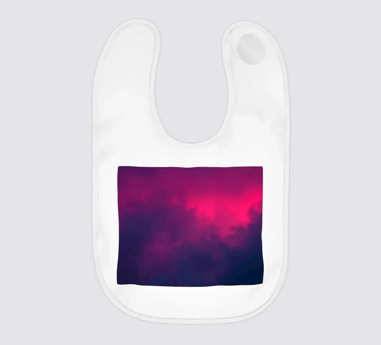 abstrakter Hintergrund mit leuchtenden Wolken und weichen Farbverläufen Babylätzchen von DesignDoodle