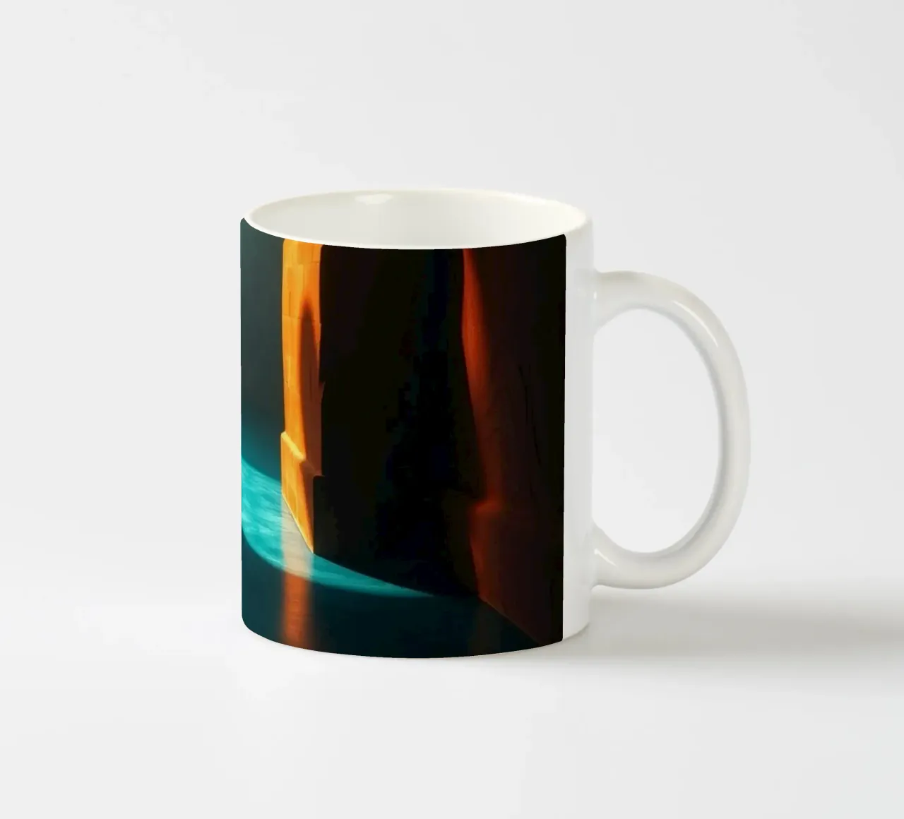 Helles Licht strömt durch einen ruhigen Torbogen Keramik Tasse von DesignDoodle