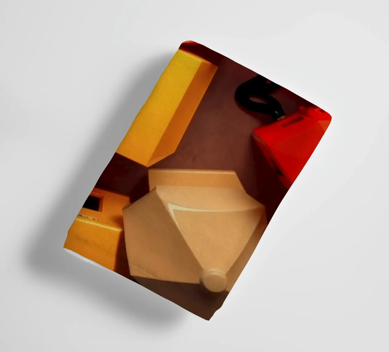 Forme astratte colorate stratificate di forme geometriche asciugamano da bagno da DesignDoodle