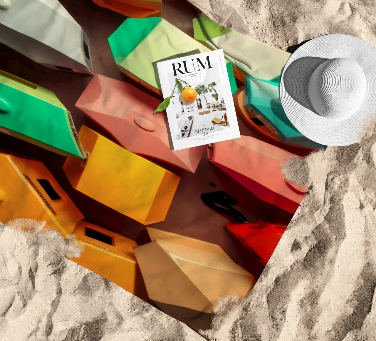 Forme astratte colorate stratificate di forme geometriche telo mare da DesignDoodle