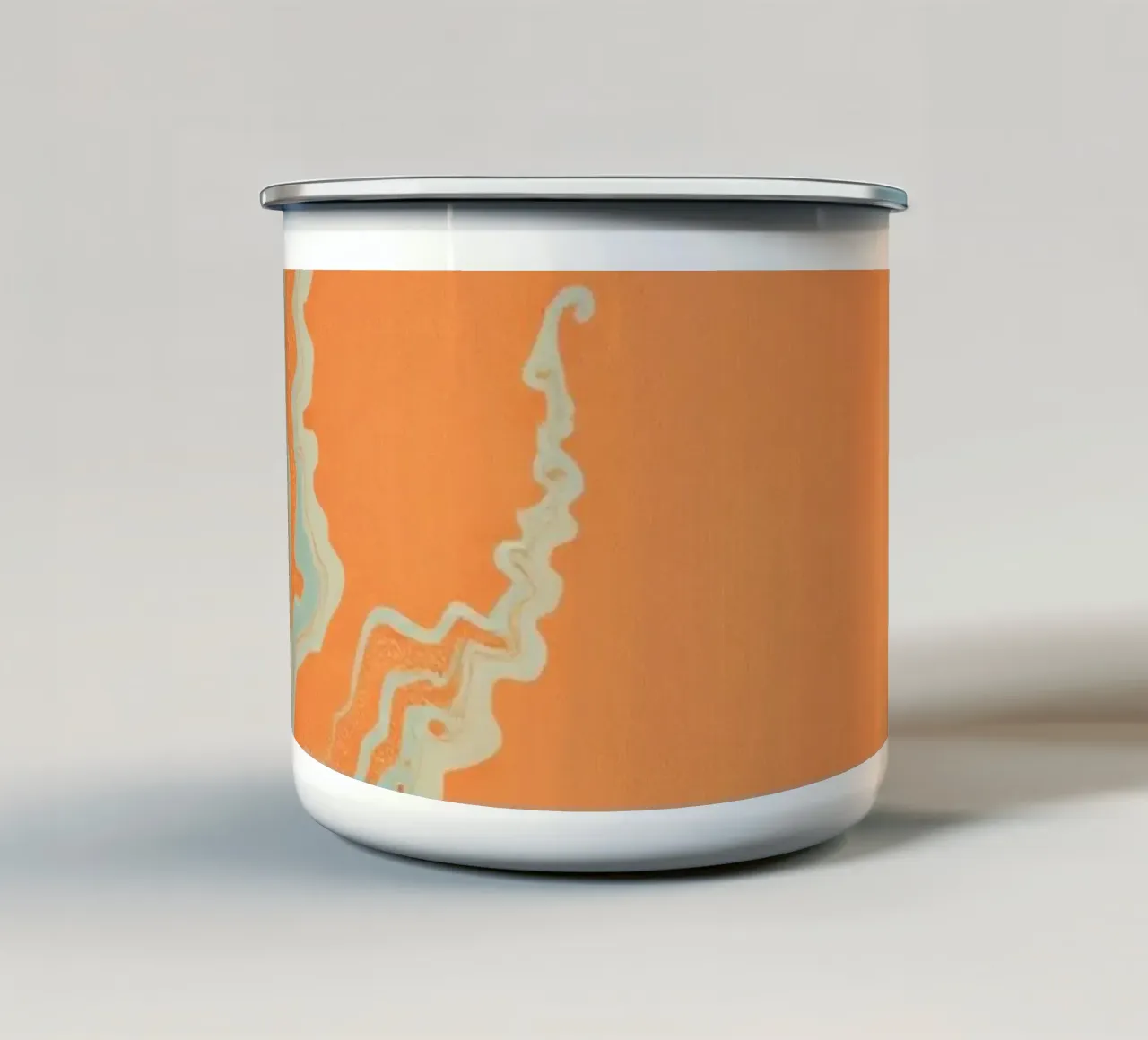 Levendig abstract ontwerp met oranje en blauwe wervelingen emaille mok van DesignDoodle