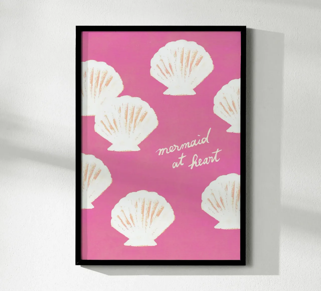 Zeemeermin in hart en nieren - Roze schelpen poster met houten frame van intemporalis
