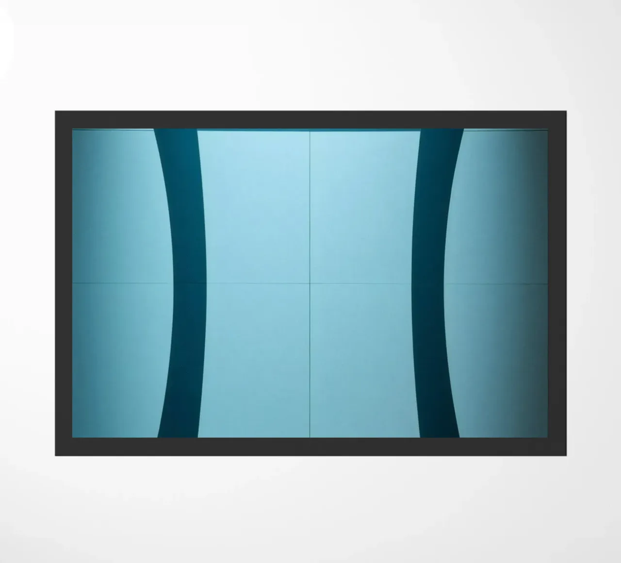 Einzigartiges abstraktes Design mit sanften Kurven und kontrastierenden Fußmatte von DesignDoodle