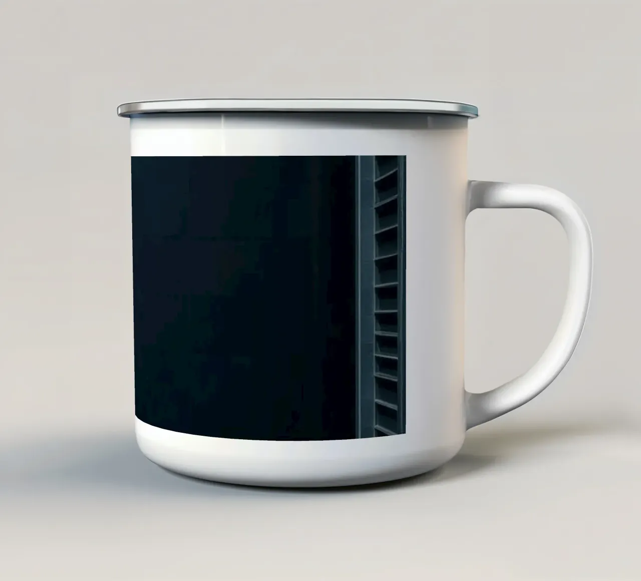 Elegante donkere achtergrond met een minimalistische kroonluchter emaille mok van DesignDoodle