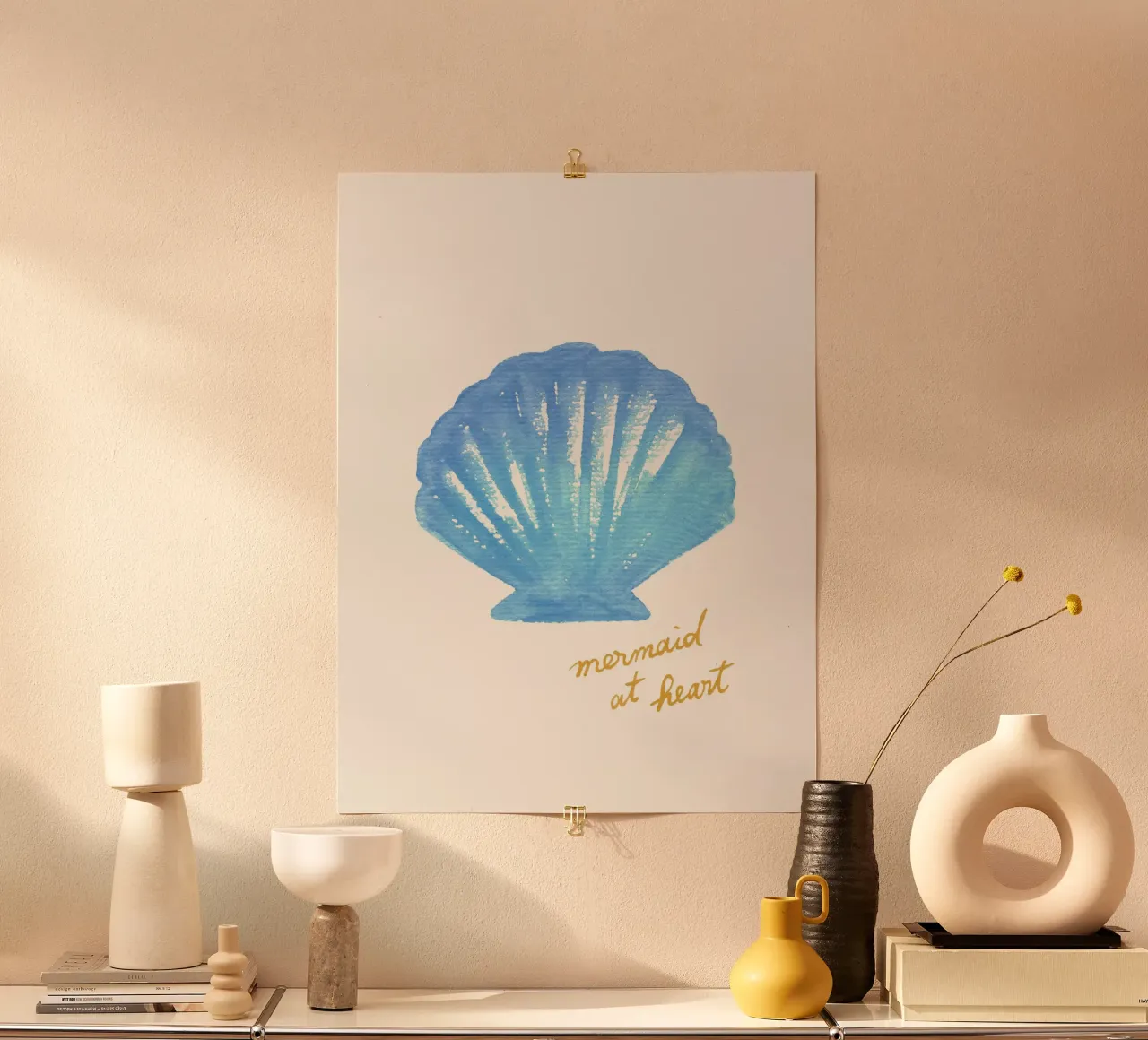 La sirena del cuore - Conchiglia blu poster con telaio in alluminio da intemporalis