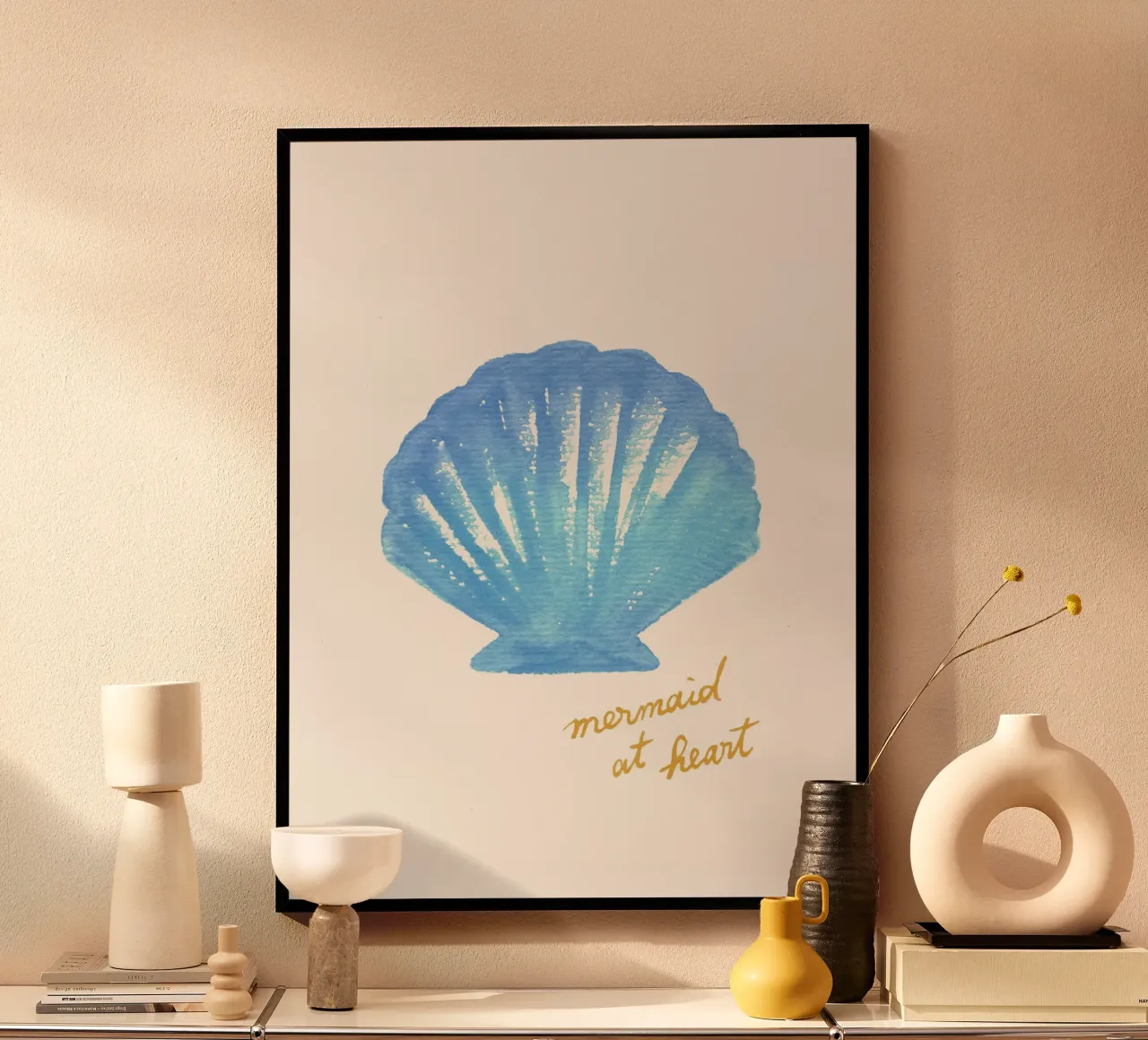 La sirena del cuore - Conchiglia blu poster con telaio in alluminio da intemporalis