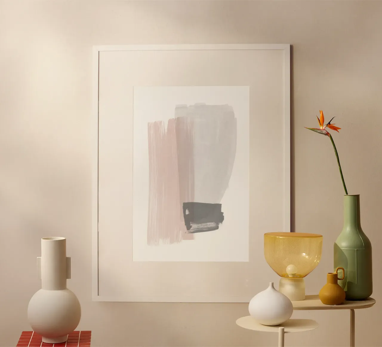 Pennellate rosa e grigio 2 poster con telaio in plastica da NouveauPrints