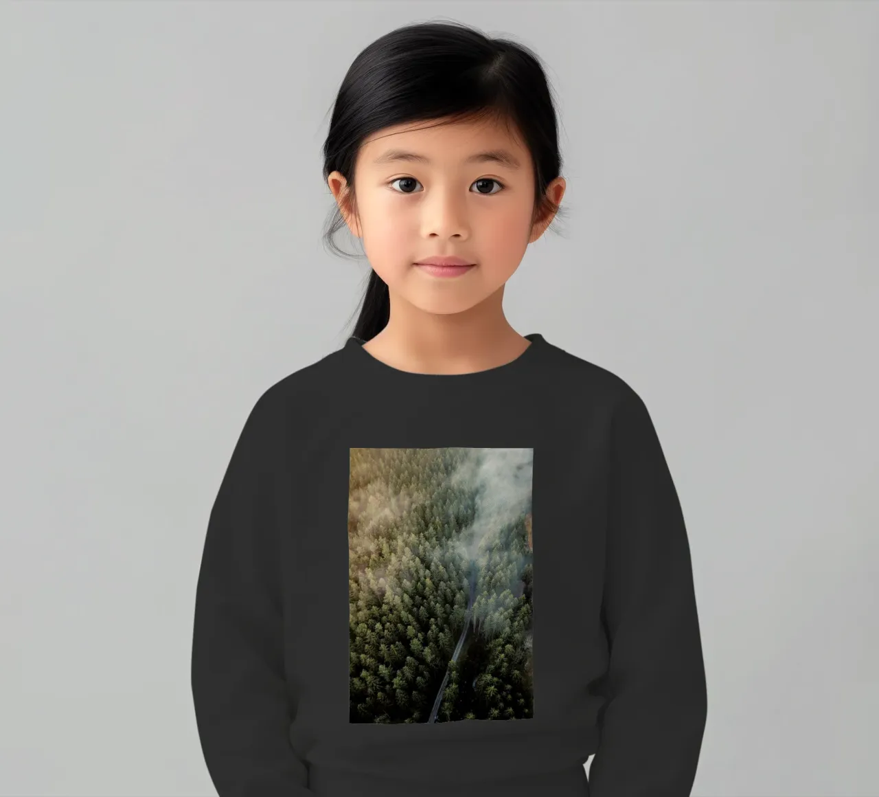 Misty Road by @bokehm0n Kinder Sweatshirt von EyeEm Mobile GmbH