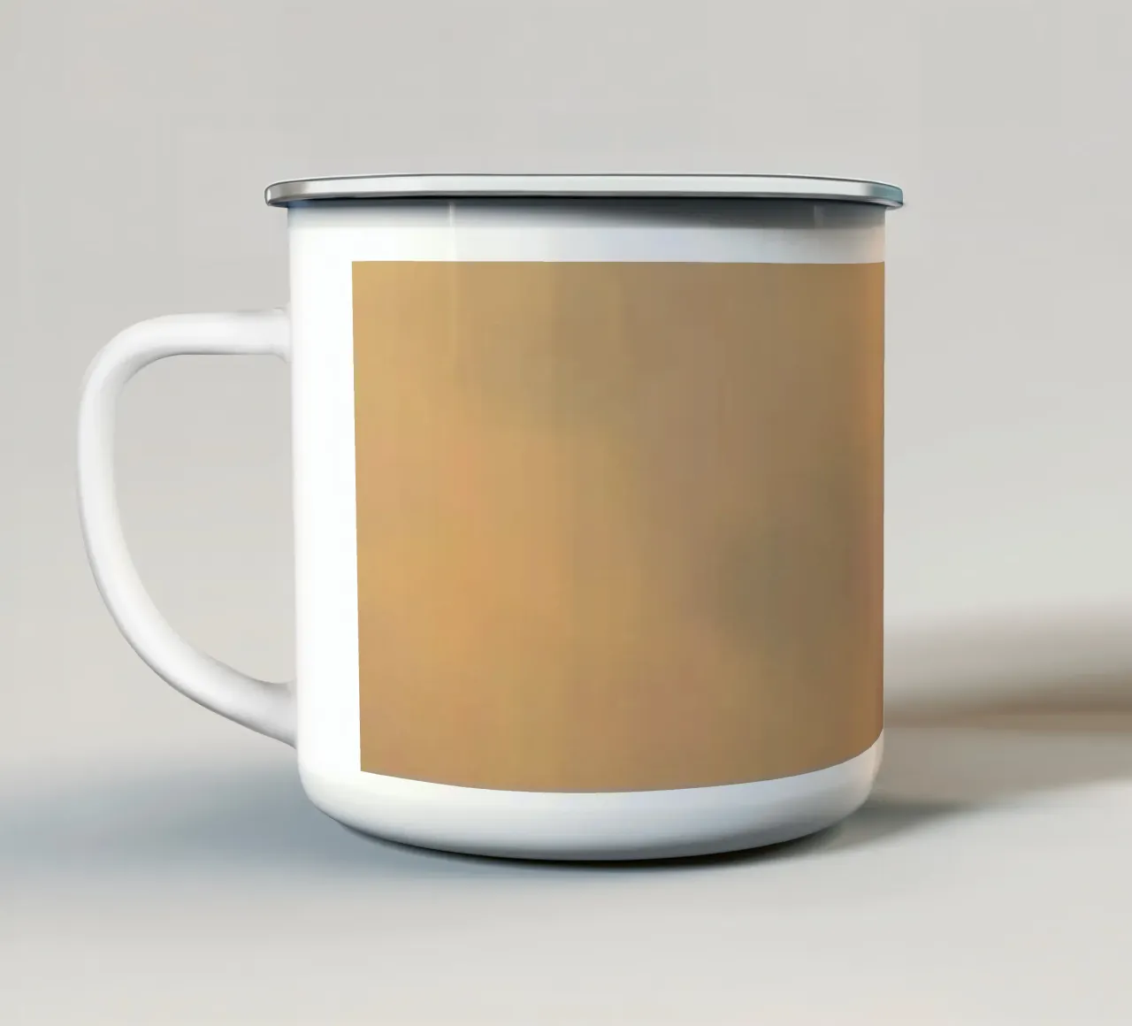 Morbide nuvole alla deriva in un cielo dorato tazza in smalto da DesignDoodle