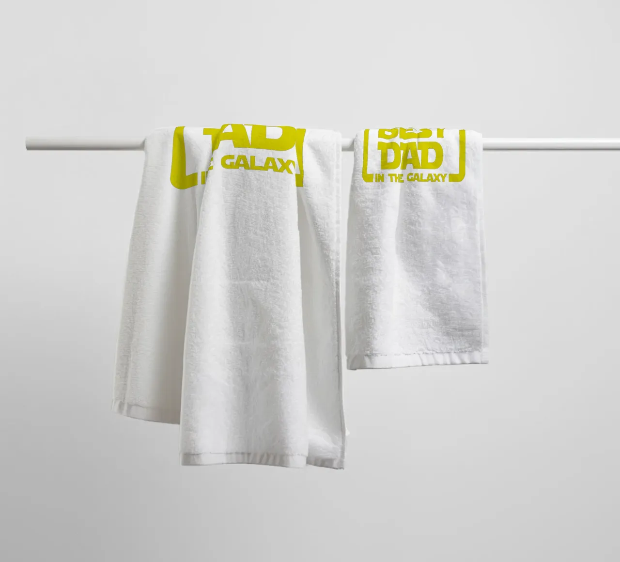 BEST DAD IN THE GALAXY towel by edsonramosart