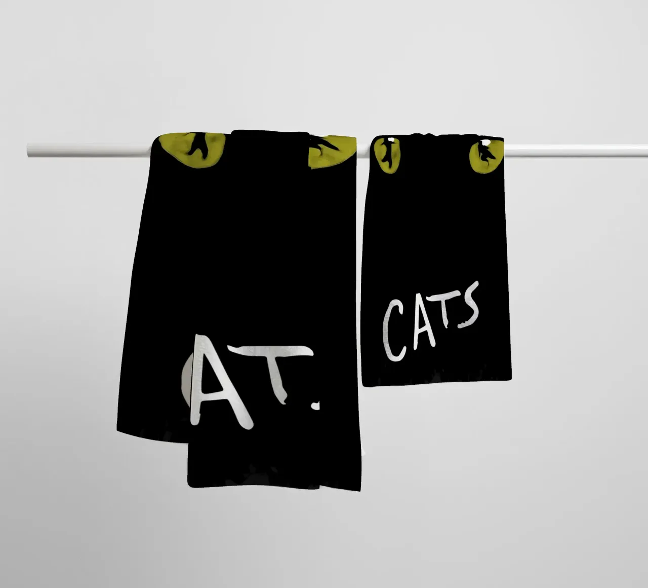 chat yeux texte typographie poster musical obscurité jaune vert serviette de bain de Ashish Kashyap