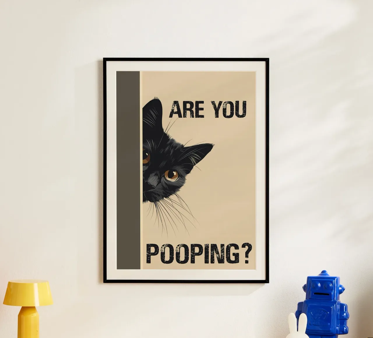 gatto nero gatto testo umorismo occhi sbircianti baffi pelliccia orecchie inclinazione poster con telaio in legno da Ashish Kashyap