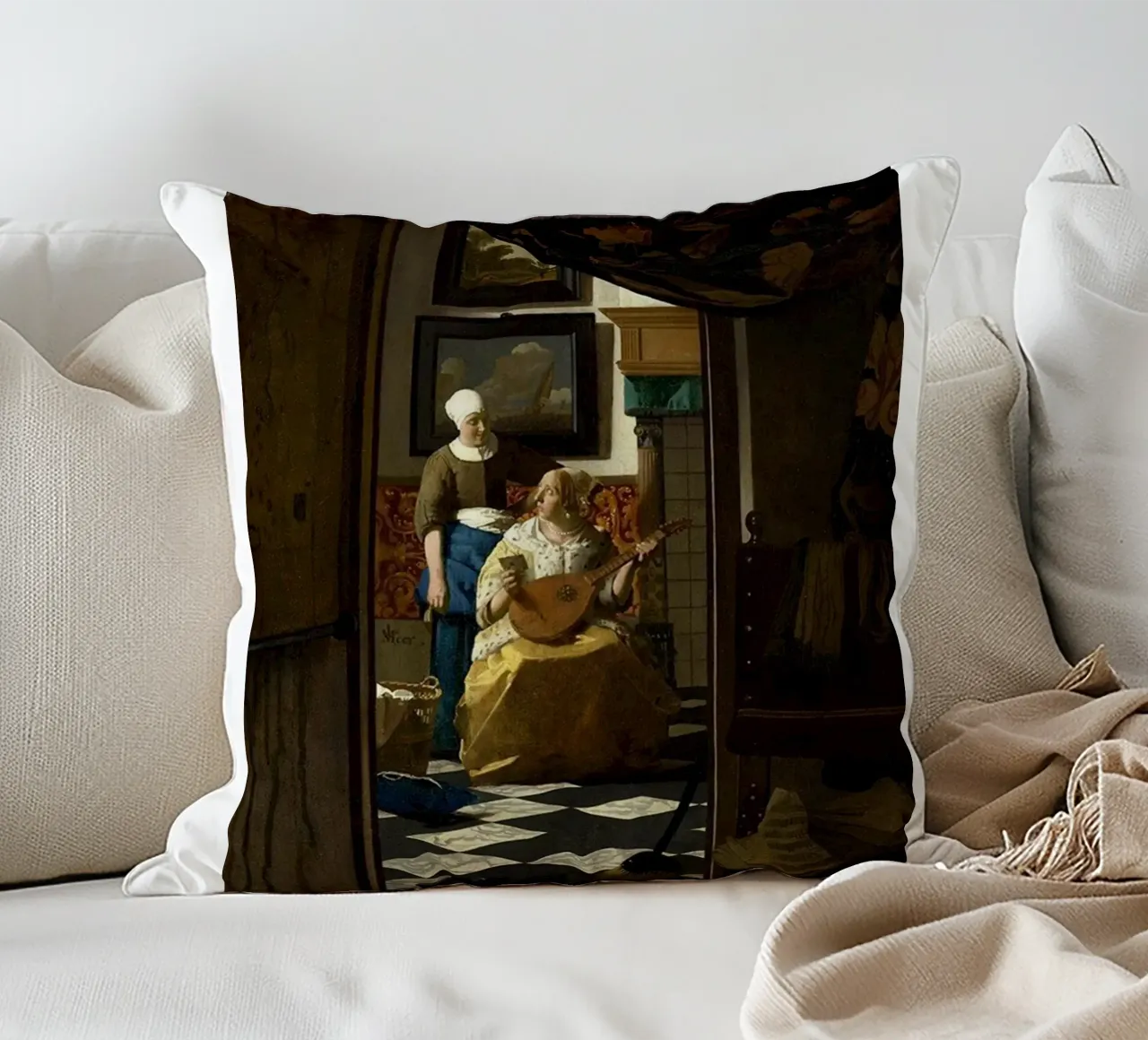 vermeer - una donna riceve una lettera d'amore da un servo cuscino da The Dinda