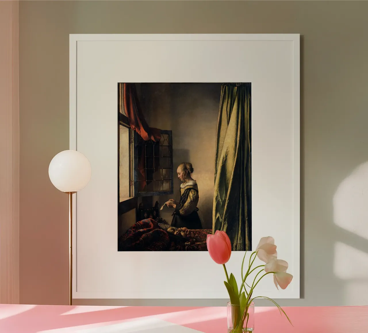 vermeer - jeunes femmes lisant une lettre à la fenêtre poster avec cadre en plastique de The Dinda