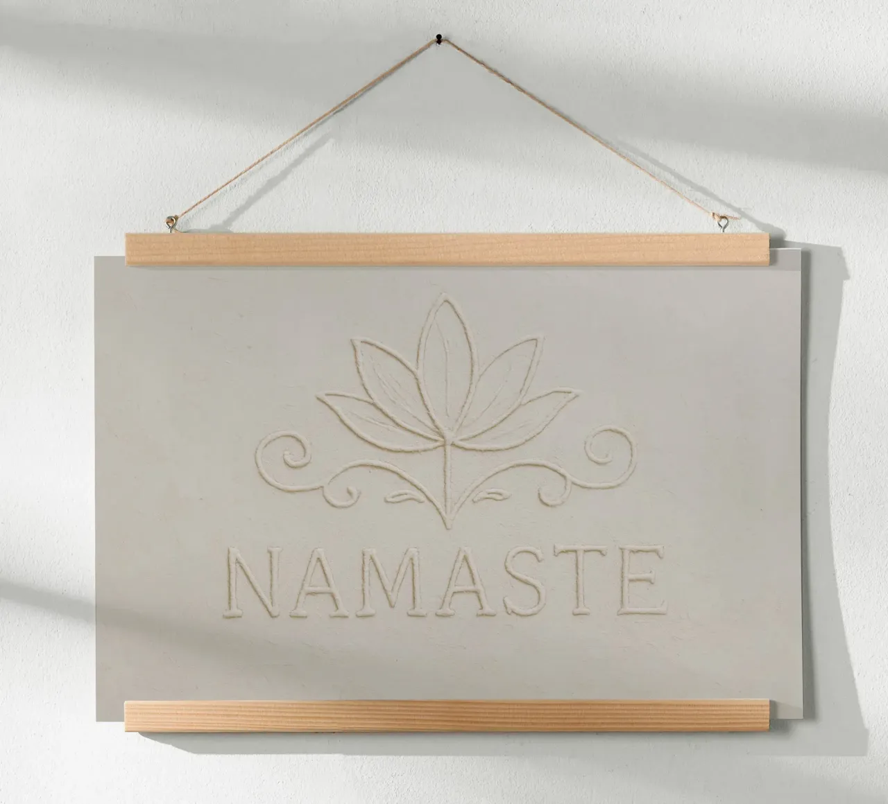 Namaste (Sand) poster con telaio in legno da treechild