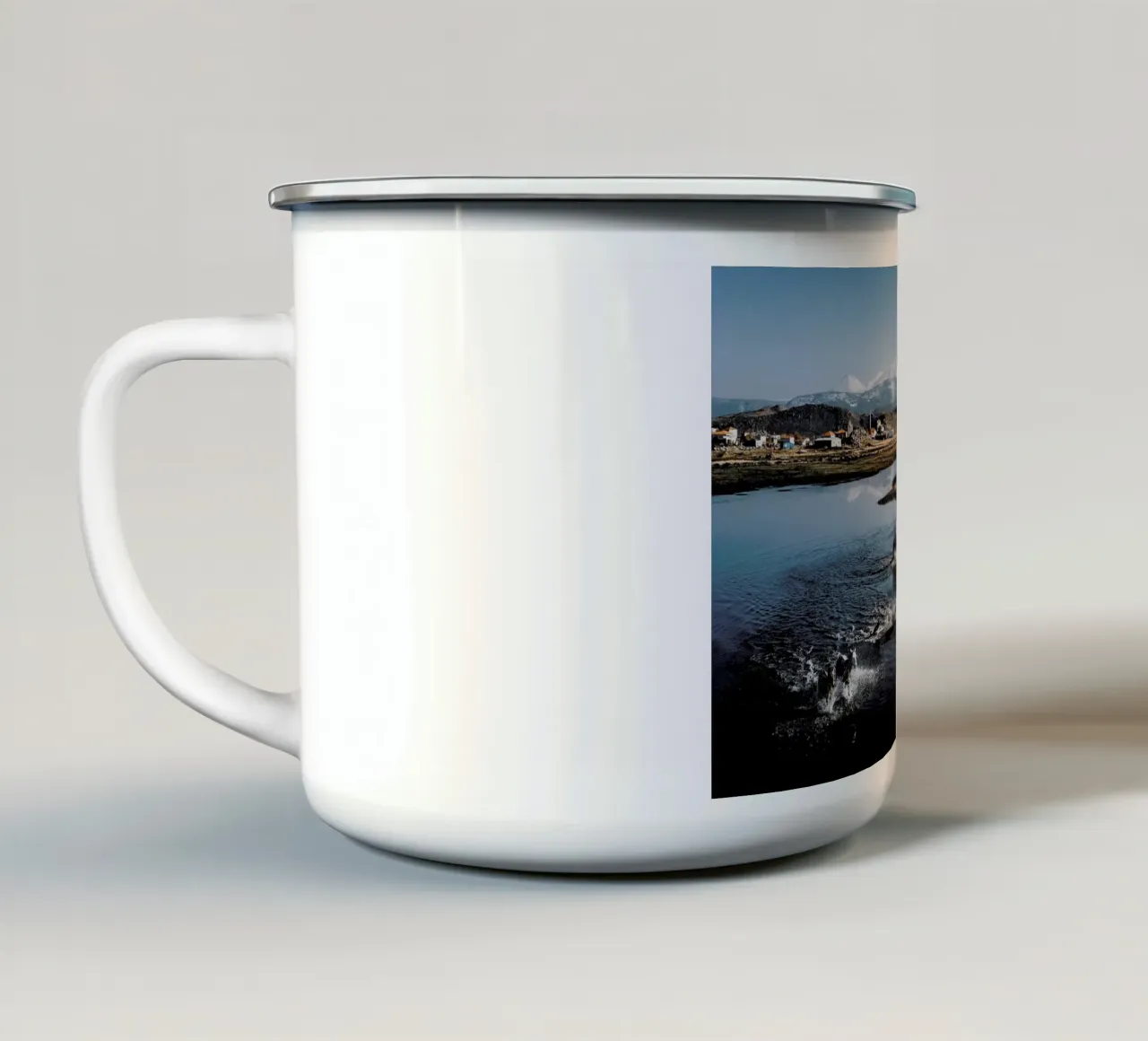Caballos by @osnkyli tazza in smalto da EyeEm Mobile GmbH