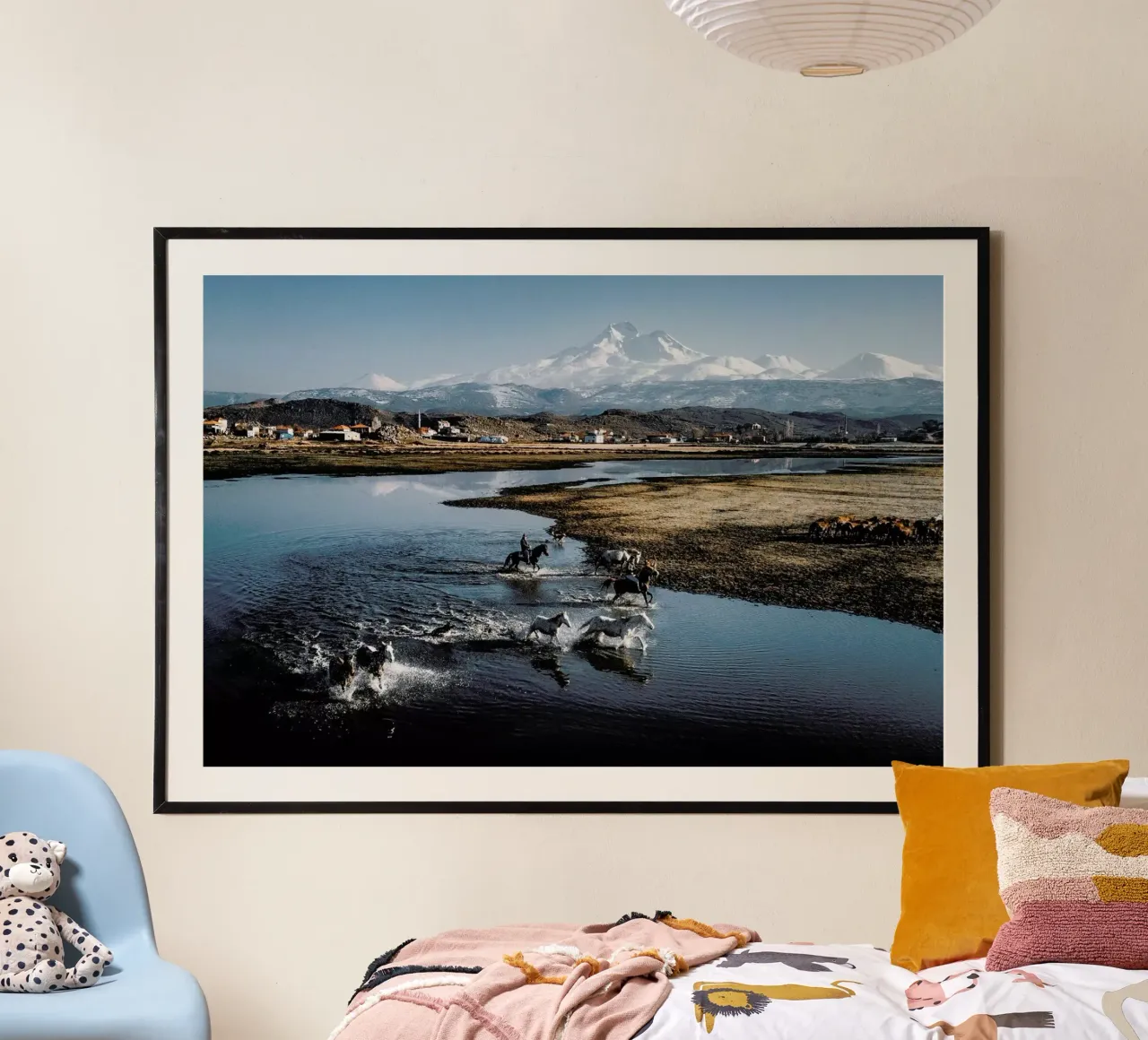 Caballos by @osnkyli poster con telaio in legno da EyeEm Mobile GmbH