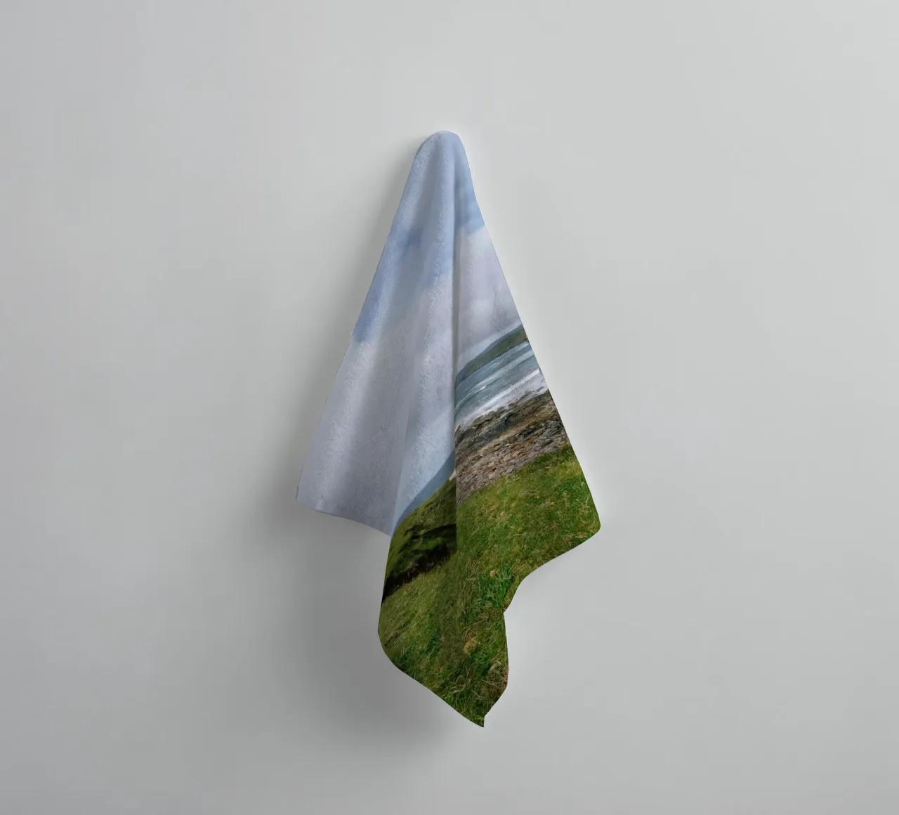 L'isola verde asciugamano da bagno da The Wild Creative Studio